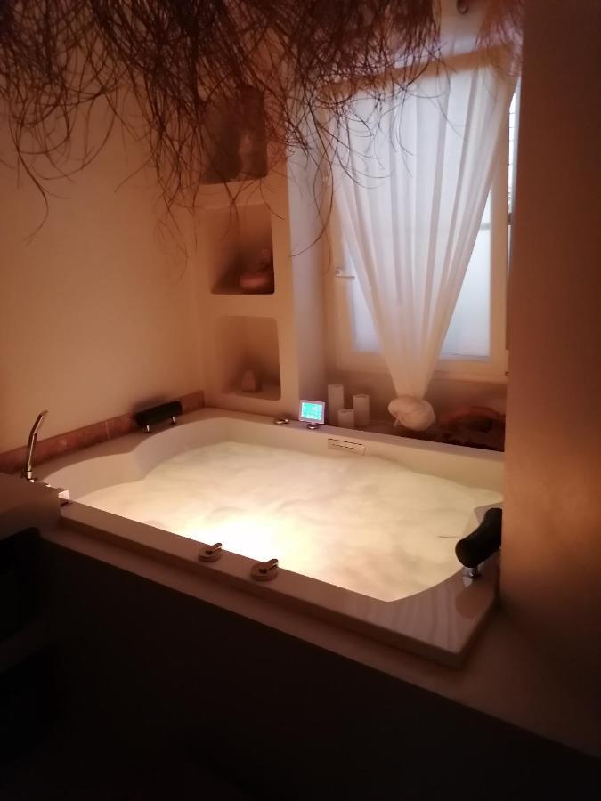 L'autre Perle, Balneo En Supplement, Le Clos Des Perles Apartment *