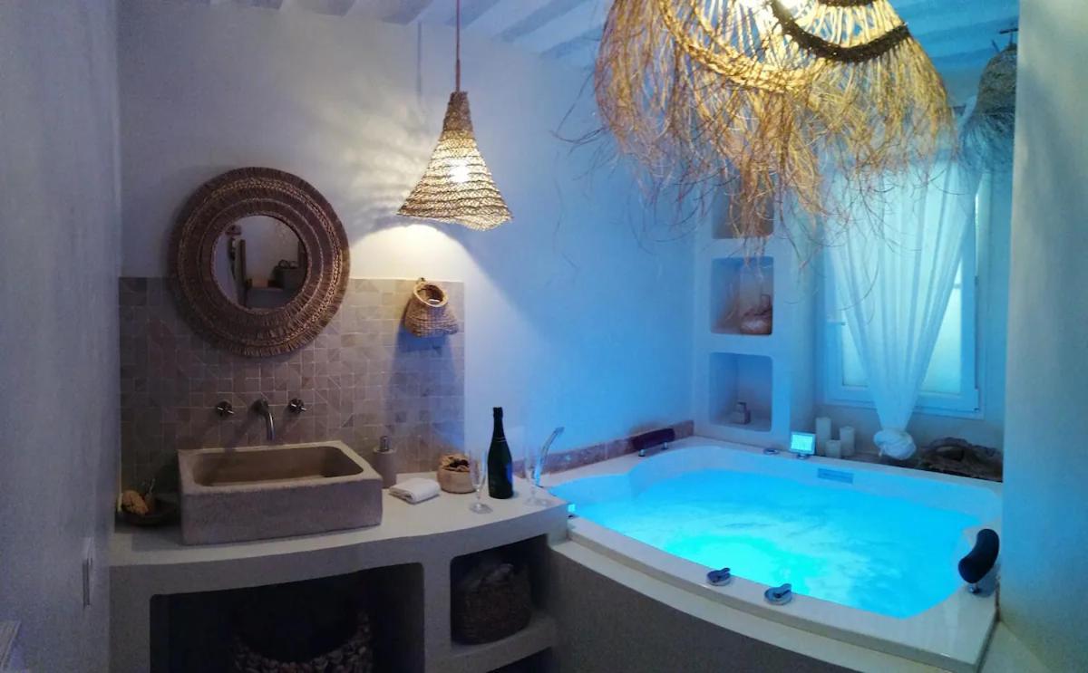L'autre Perle, Balneo En Supplement, Le Clos Des Perles Apartment *